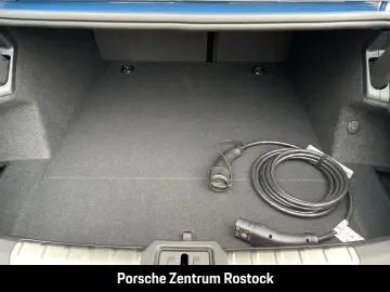 Porsche Taycan Black Edition InnoDrive ACC