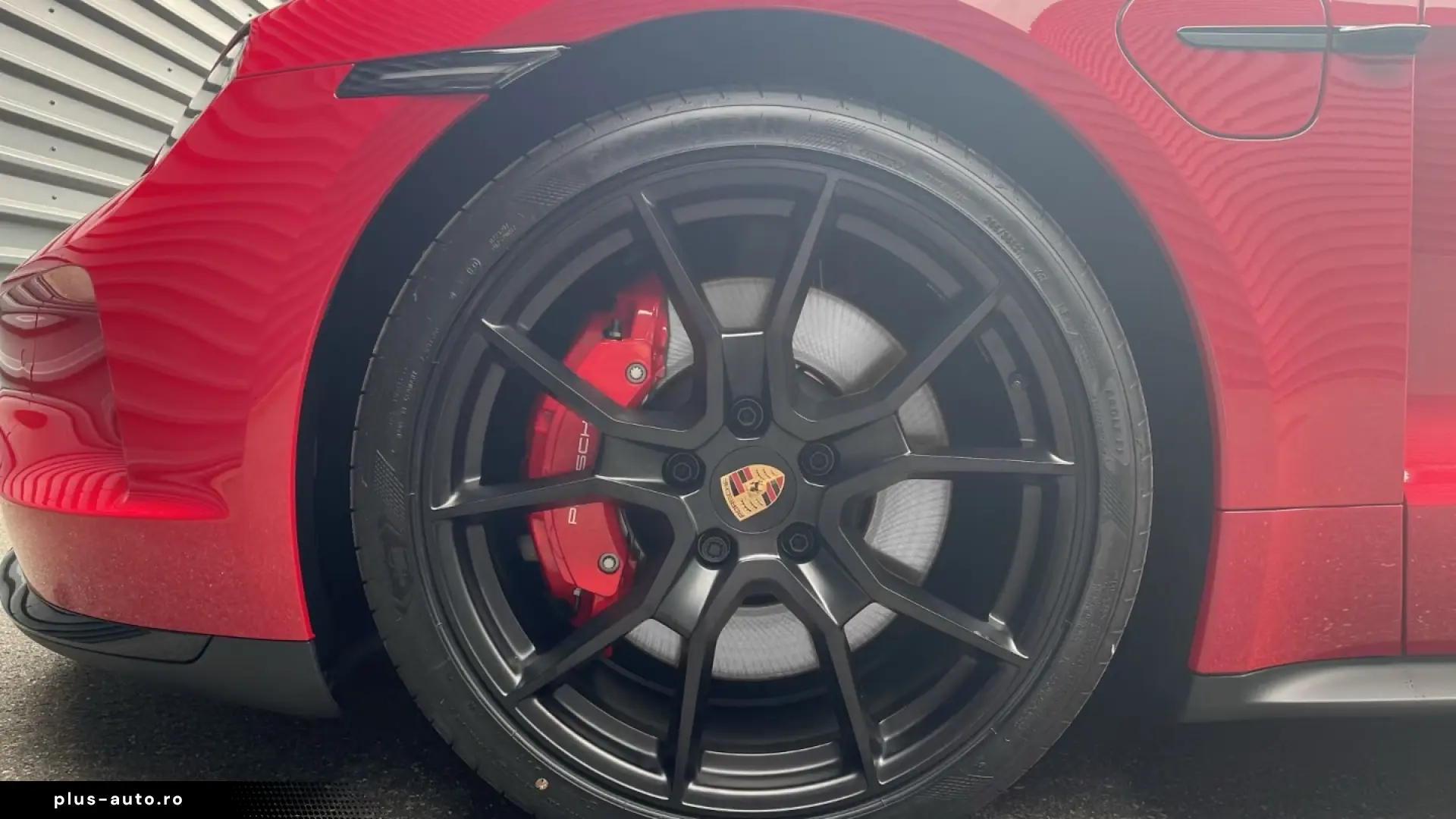 Porsche Taycan GTS Sport Turismo InnoDrive Soft-Close