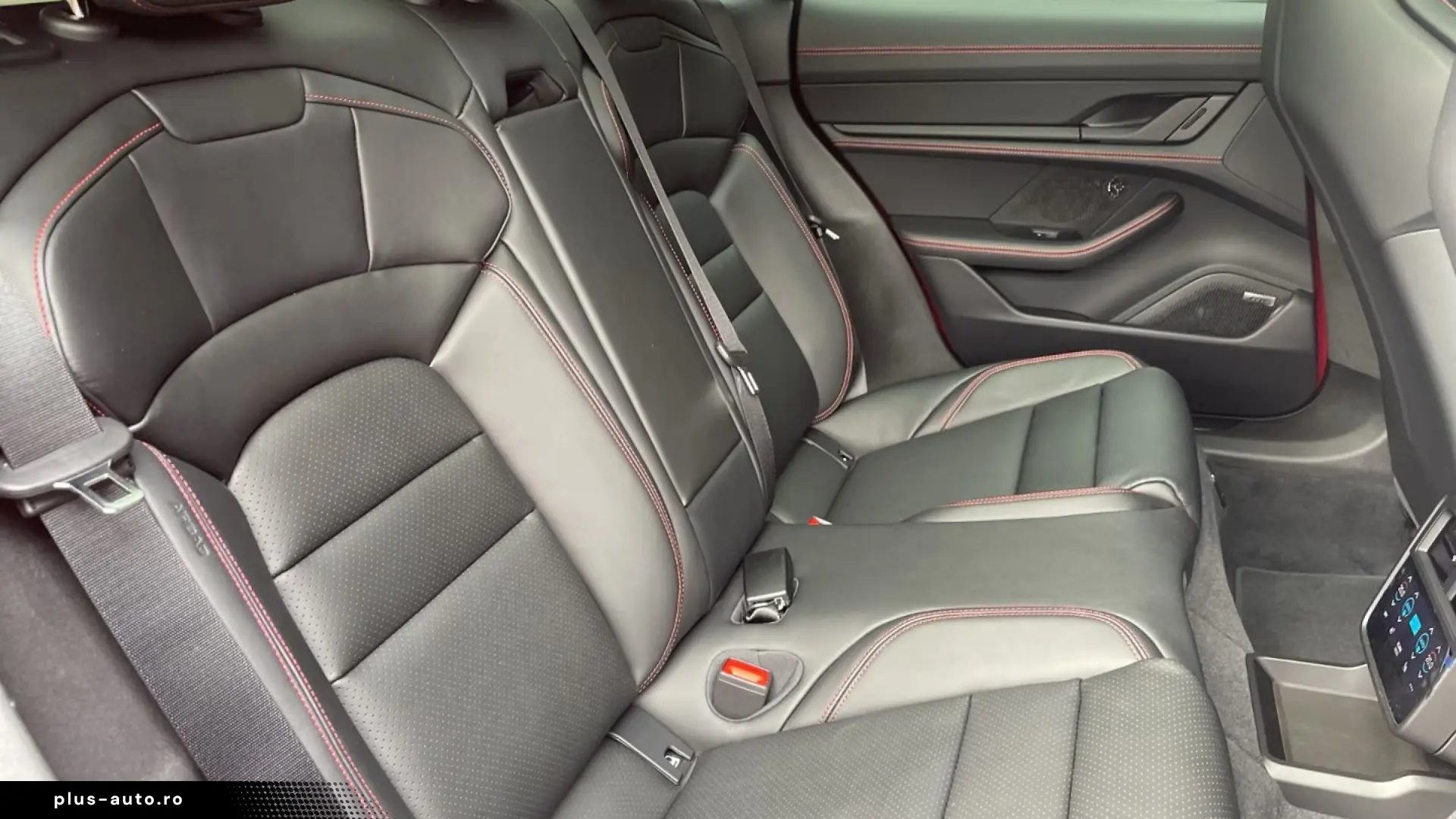 Porsche Taycan GTS Sport Turismo InnoDrive Soft-Close