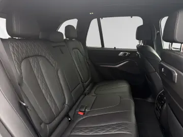 BMW X5 xDrive50e  Manhattan  MSport Pano 22 LMR