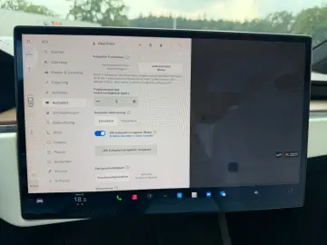 Tesla MODEL X PALLADIUM   EAP4   7 SEAT   ULTRA RED