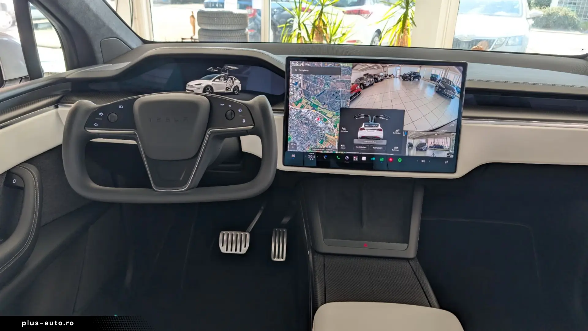 Tesla Model X Plaid  AHK YOKE White Leather