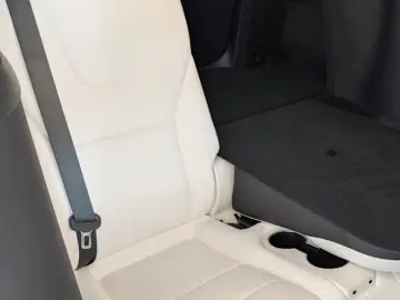 Tesla Model X Plaid  AHK YOKE White Leather