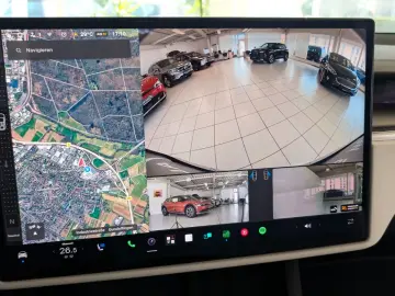 Tesla Model X Plaid  AHK YOKE White Leather