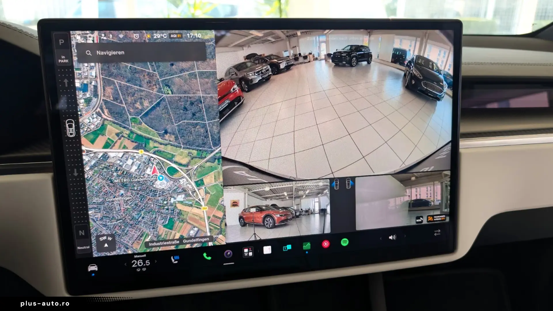 Tesla Model X Plaid  AHK YOKE White Leather