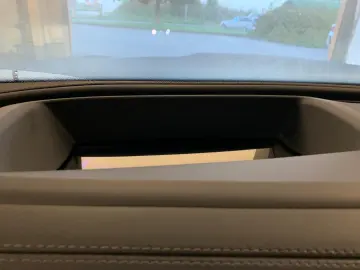 Mercedes-Benz GLC 300de AMG MASSAGE DISTR DIGITAL HUD