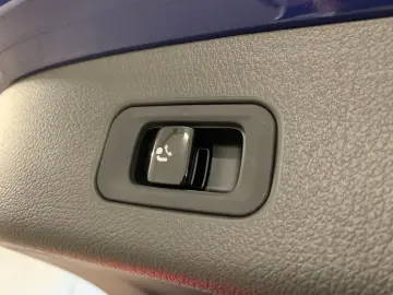 Mercedes-Benz GLC 300de AMG MASSAGE DISTR DIGITAL HUD