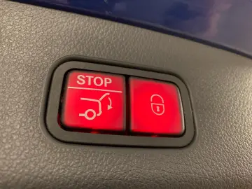 Mercedes-Benz GLC 300de AMG MASSAGE DISTR DIGITAL HUD