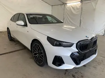 BMW 520 d M SPORT PRO DRIVE  20  360    HUD   ICONIC GLOW