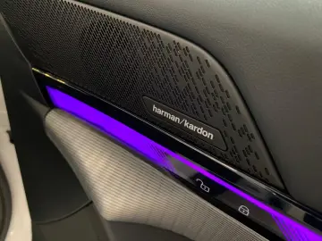 BMW 520 d M SPORT PRO DRIVE  20  360    HUD   ICONIC GLOW