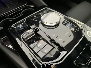 BMW 520 d xDr M Sport Pro DRPROF ICONIC HUD AHK PANO
