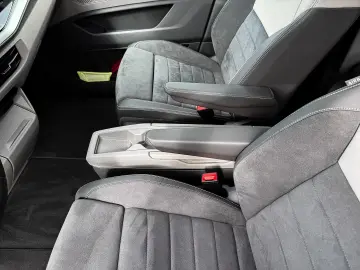 Volkswagen T7 Multivan 2.0 TDI Edition Long   MATRIX PANO