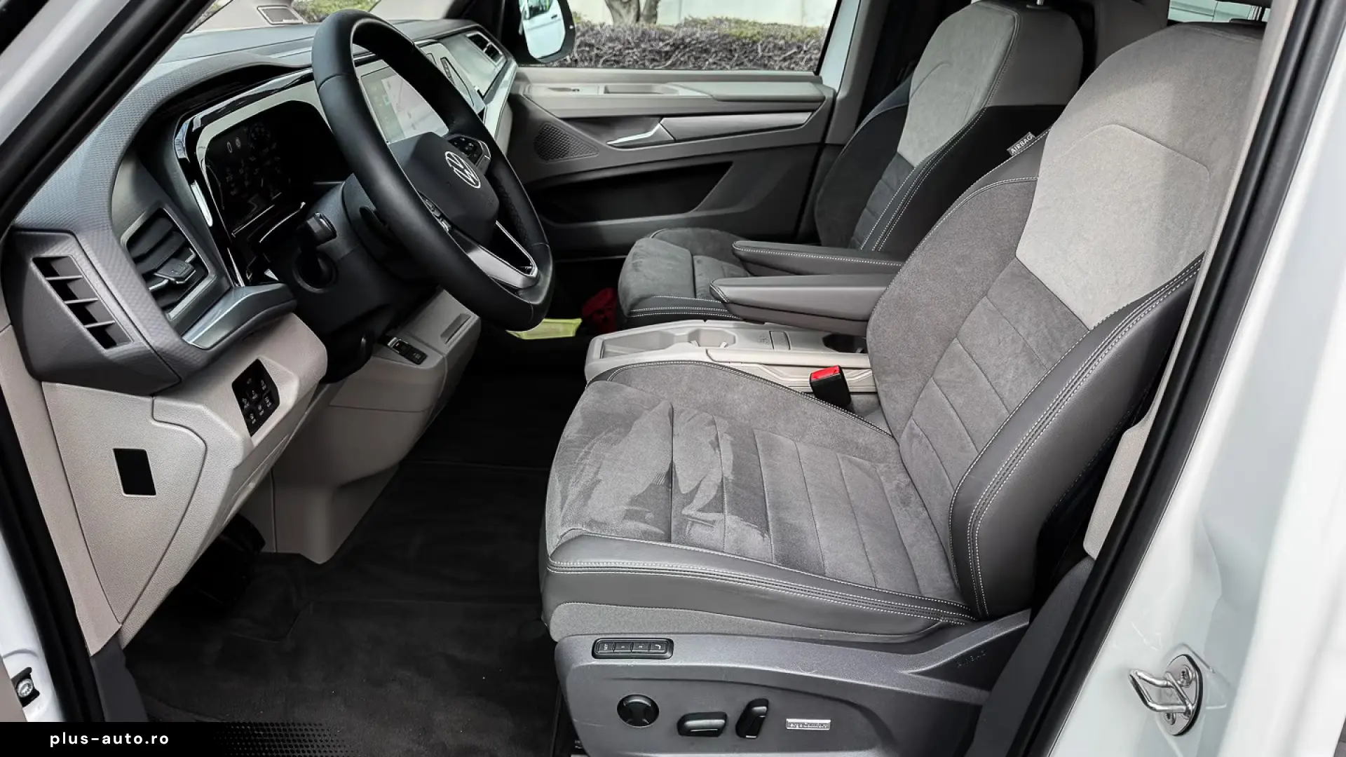 Volkswagen T7 Multivan 2.0 TDI Edition Long   MATRIX PANO