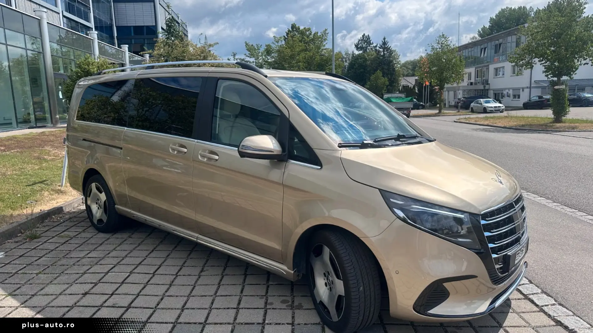 Mercedes-Benz V 300d 4M AMG  Extra Lang DISTR BURM AIRMATIC