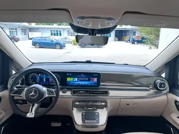 Mercedes-Benz V 300d 4M AMG  Extra Lang DISTR BURM AIRMATIC