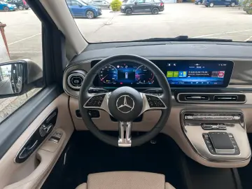 Mercedes-Benz V 300d 4M AMG  Extra Lang DISTR BURM AIRMATIC
