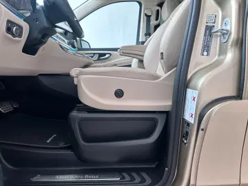 Mercedes-Benz V 300d 4M AMG  Extra Lang DISTR BURM AIRMATIC