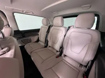 Mercedes-Benz V 300d 4M AMG  Extra Lang DISTR BURM AIRMATIC