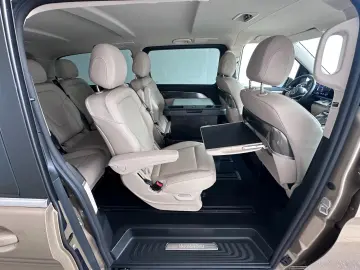Mercedes-Benz V 300d 4M AMG  Extra Lang DISTR BURM AIRMATIC
