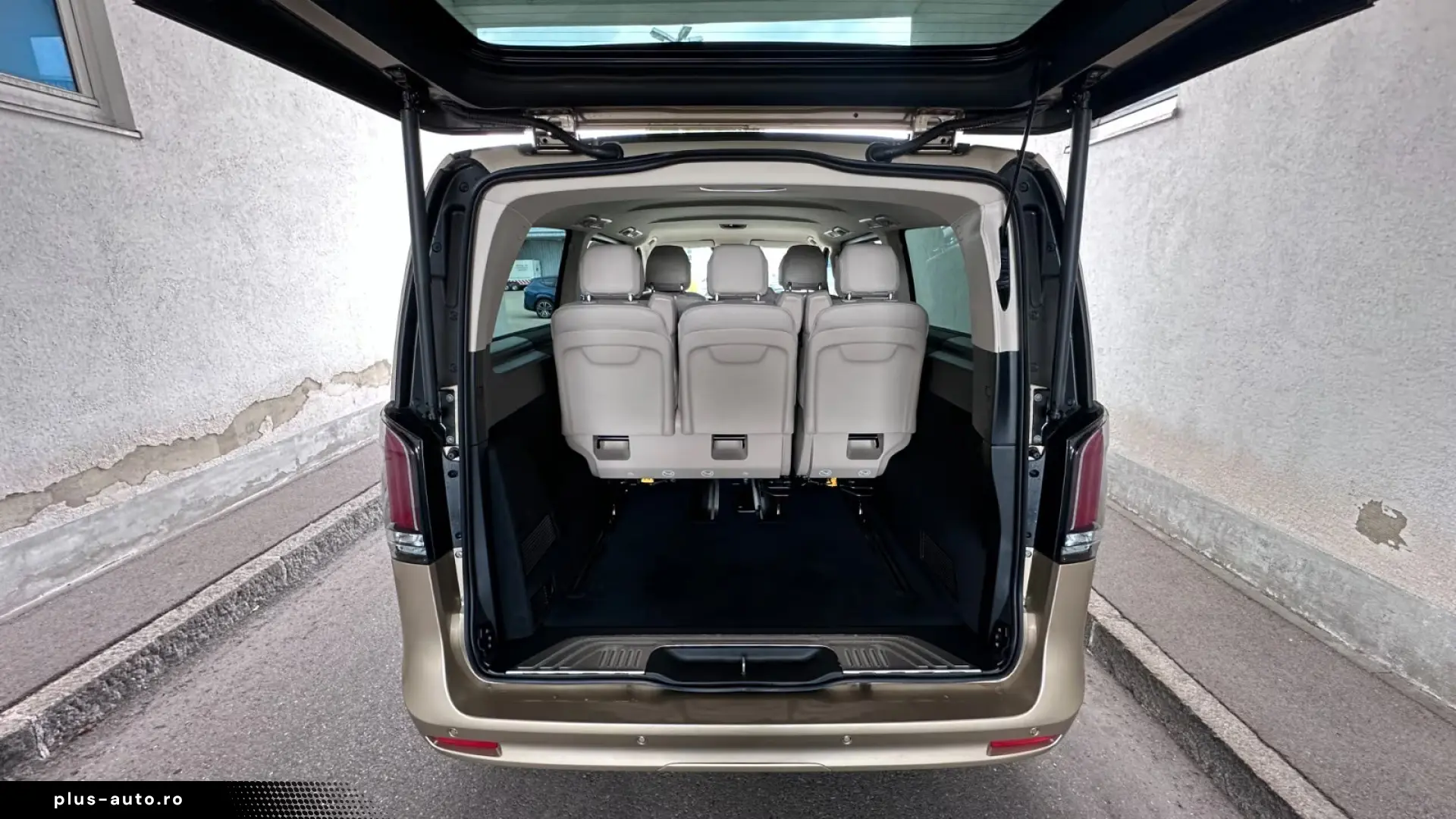 Mercedes-Benz V 300d 4M AMG  Extra Lang DISTR BURM AIRMATIC
