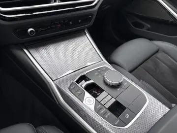 BMW 330d T M SPORT PRO AHK Pano HUD H K ad.LED RFK