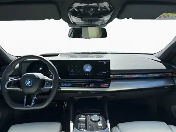 BMW 550e xDr T M SPORT AdLED AHK Pano B&W 360