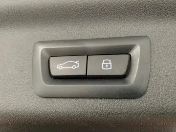 BMW X1 23d xDrive NAVI AHKLED DRIVING ASS