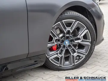 BMW 530e M-Sport Pro NAVI HUD ACC SITZBELÜFTUNG 360