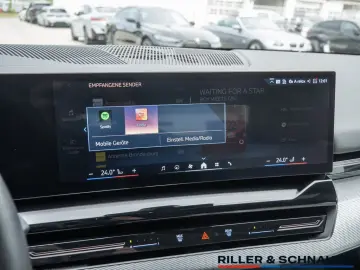 BMW 530e M-Sport Pro NAVI HUD ACC SITZBELÜFTUNG 360