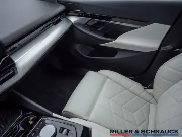 BMW 530e M-Sport Pro NAVI HUD ACC SITZBELÜFTUNG 360