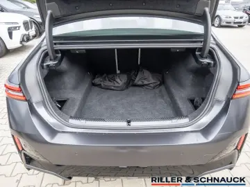 BMW 530e M-Sport Pro NAVI HUD ACC SITZBELÜFTUNG 360