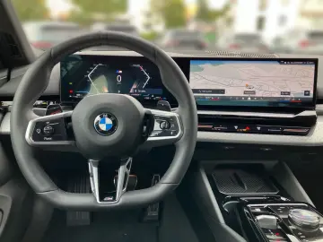 BMW 520d xDrive Limousine M Sport HUD LED LC Prof