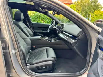 BMW 540 d xDrive M Sport Pro Iconic Glow Pano HUD