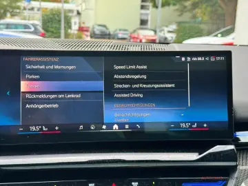 BMW 540 d xDrive M Sport Pro Iconic Glow Pano HUD