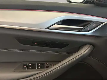 BMW 530i xDrive Limousine LiveCockpitProf Head-Up