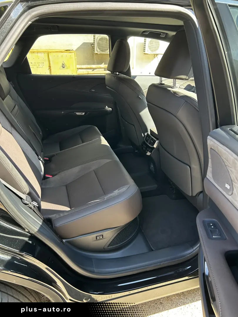 Lexus RX 450h  Luxury Plug-in Hybrid   TVA Deductibil