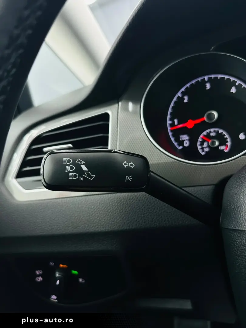 VOLKSWAGEN GOLF-SPORTSVAN 2019 1.6D E6 Garantie 12 Luni Rate