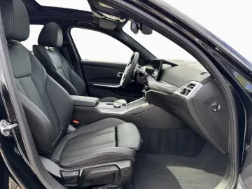 BMW 320iA xDr M SPORT PRO LivePr AdLED 19  GSD 360