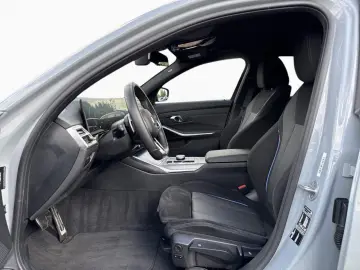 BMW 320dA T M SPORT LivePro AHK 360