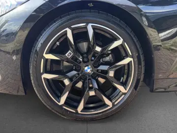 BMW 320iA T M SPORT LivePr 19