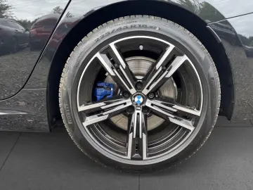 BMW 320i xDrive M Sport AHK LivePro 360