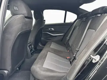 BMW 320i xDrive M Sport AHK LivePro 360