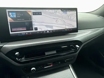 BMW 320i xDrive M Sport AHK LivePro 360
