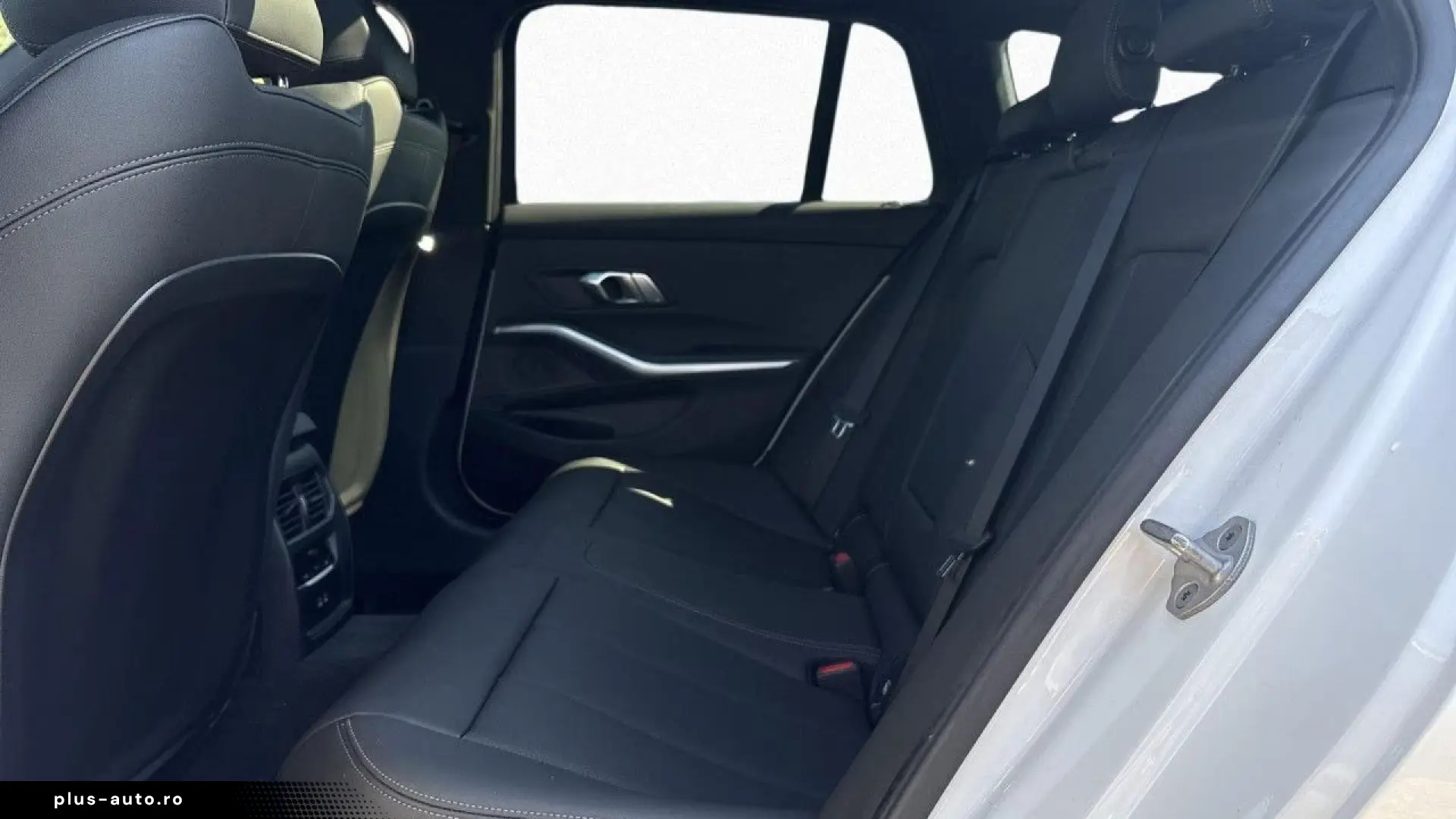 BMW 320i Touring M SPORT AHK Pano Kamera Tempo 19