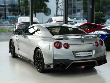 Nissan GT-R Black Edition TITAN BOSE RECARO SPECIAL PAINT