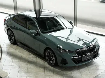 BMW 520i M SPORT PRO 20LM Panorama Harman