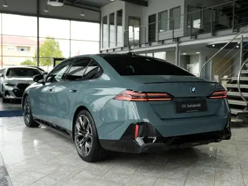 BMW 520i M SPORT PRO 20LM Panorama Harman