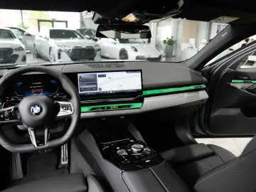 BMW 520i M SPORT PRO 20LM Panorama Harman