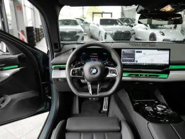 BMW 520i M SPORT PRO 20LM Panorama Harman