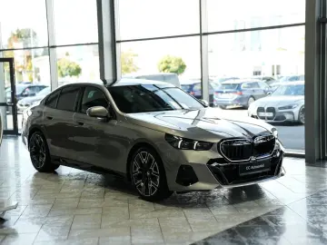 BMW 520i M SPORT PRO 20LM Panorama Harman